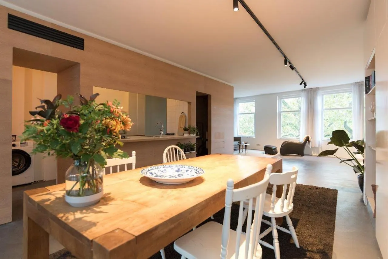 City Centre Loft On The Historic Canal Utrecht 0*,  Nederland